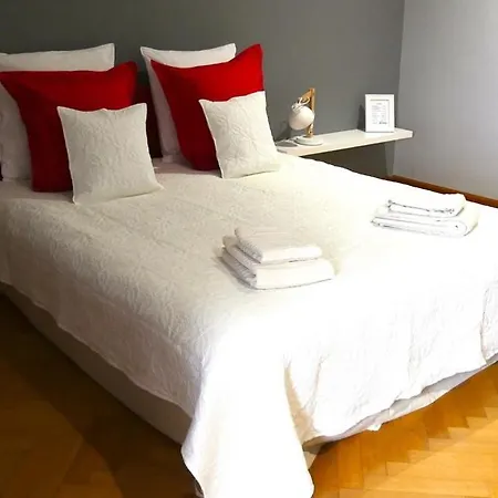 Clos De Bellevue Bed and Breakfast Mortagne-sur-Gironde Habitación foto